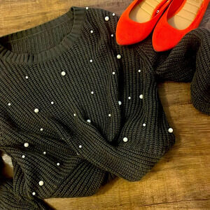 Dark gray knotted pearl dot sweater Small